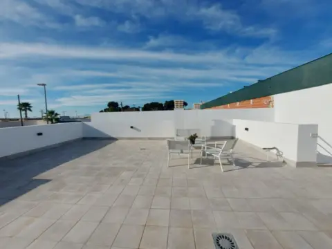 Casa adosada en Roldán