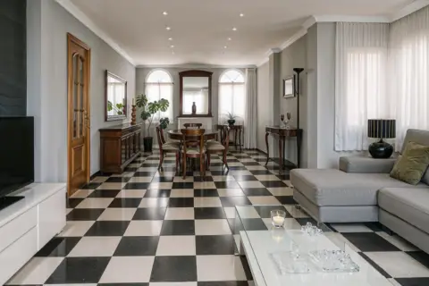 Chalet en Zona Playa de La Concha