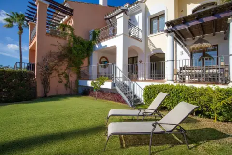 Casa pareada en calle Torre Esteril