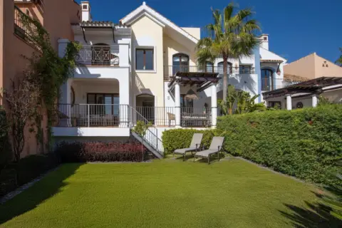 Casa pareada en calle Torre Esteril