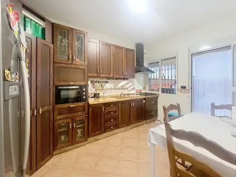 Chalet en calle de los Almendros