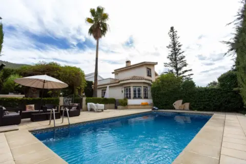 Chalet en calle Ur El Puntal - E-2