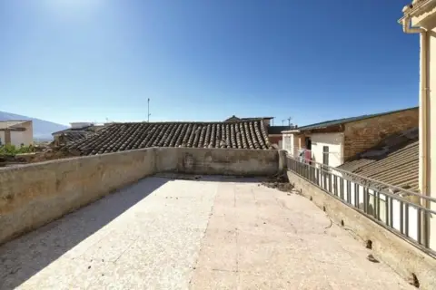 Casa en calle de la Angosta