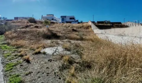 Terreno en calle Río Guadalfeo