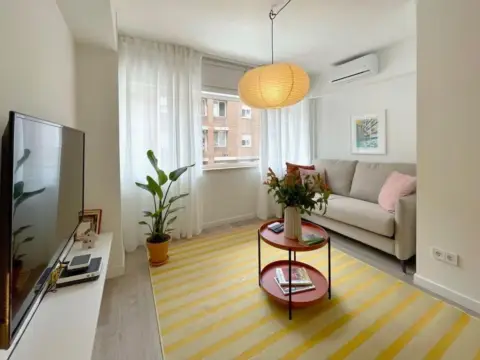 Estudio en calle de Muñiz y H. de Alba, 22