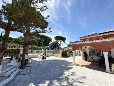 Chalet en Pinar de los Franceses - Marquesado