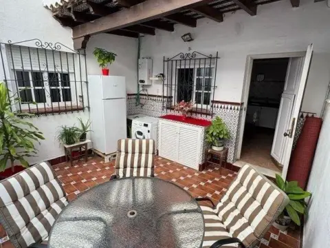 Casa adosada en Avenida La Libertad