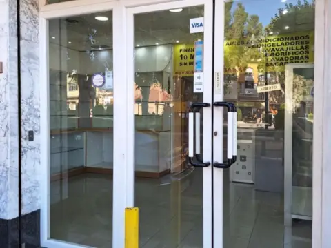 Local comercial en Plaza de España