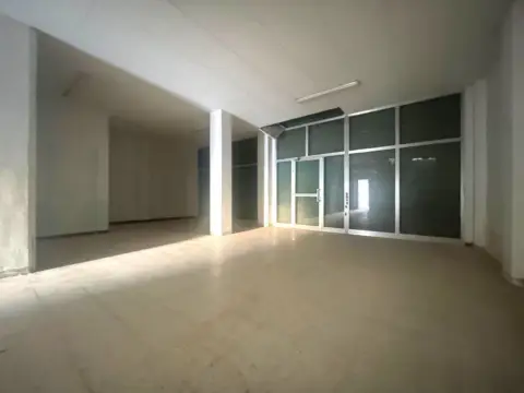 Local comercial en calle Can Monic