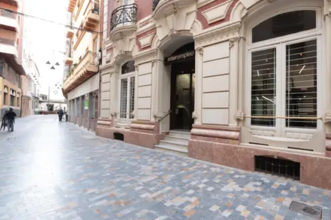 Local comercial en Casco Antiguo