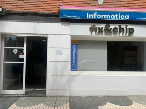 Local comercial en calle Jiménez de la Espada