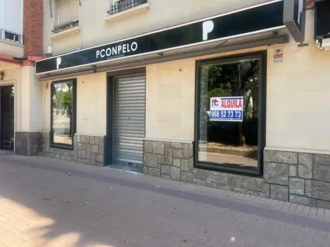Local comercial en Plaza de España
