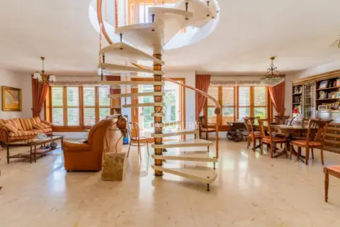 Chalet en Avinguda de Camp de Morvedre
