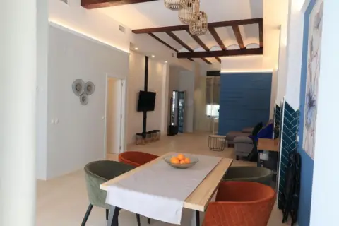 Piso en calle de Alberique, 8