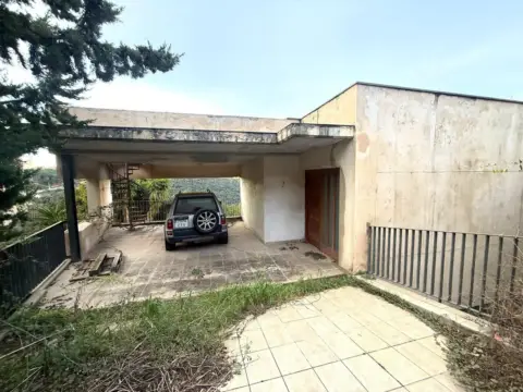 Casa en Carrer de Tomàs Bretón