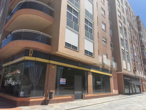 Local comercial en calle Ángel Bruna