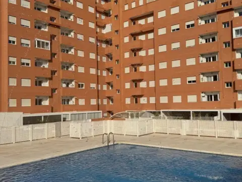 Piso en Avenida de la Reina Victoria Eugenia, 2