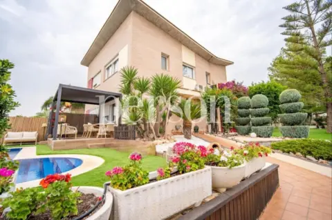 Chalet en La Pobla de Vallbona