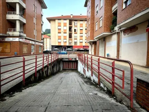 Garaje en calle de Aragón, 2