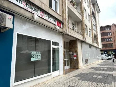 Local comercial en calle de Aragón, 1