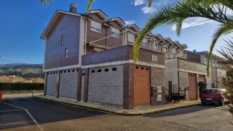 Local comercial en Barrio del Rivero, 22