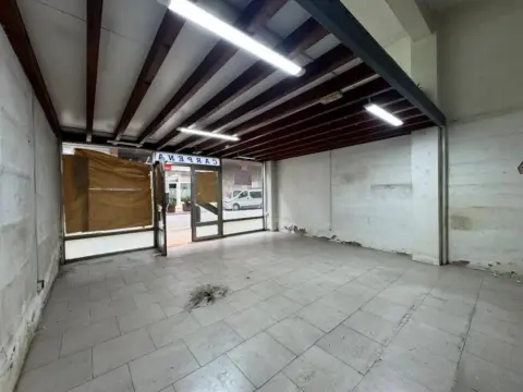 Local comercial en calle de José María Pereda, 24
