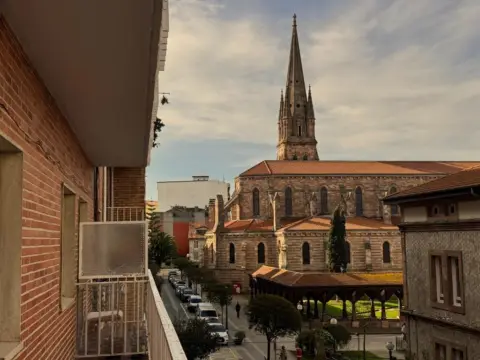 Piso en calle de Julián Urbina, 12