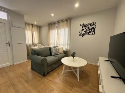 Piso en calle de Cataluña, 4