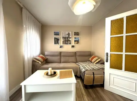 Piso en calle Nuestra Señora de Caldas, nº 5