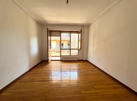 Piso en Avenida de Cantabria