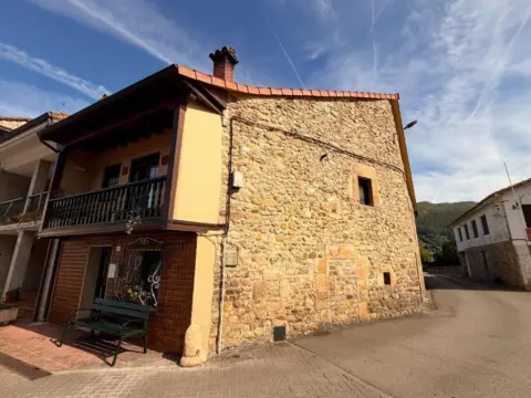 Casa en Barrio del Rivero, 37