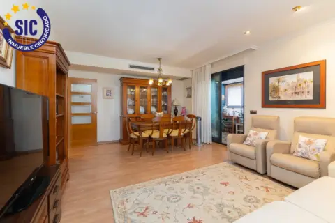 Ático en Avinguda de l'Escultor Miquel Navarro Navarro