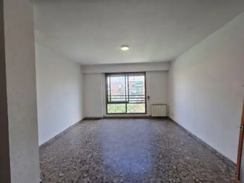 Piso en calle de Bernat Descoll