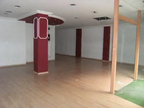 Local comercial en Altabix