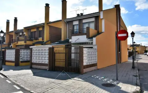 Casa adosada en calle del Peral