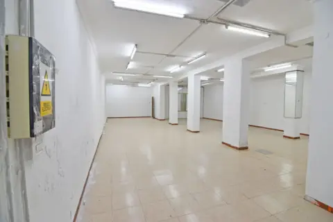 Local comercial en calle de la Naval, 125