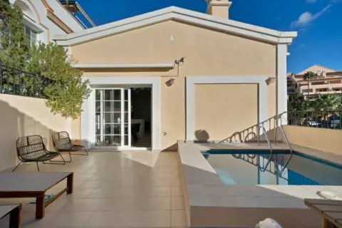 Casa adosada en calle Pléyades