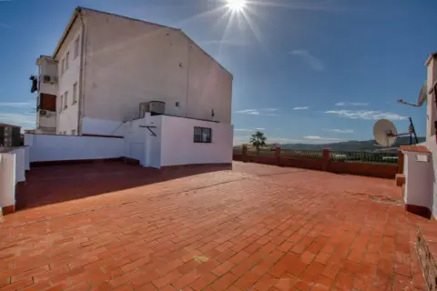 Edificio en Carretera de Loja