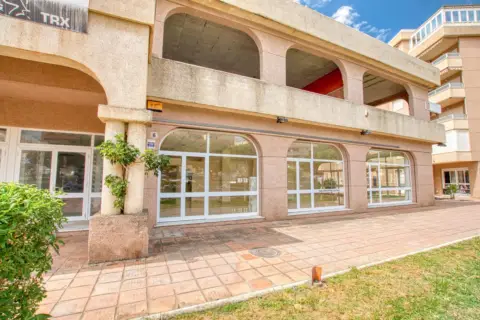 Local comercial en calle 289 Carretera de Almería