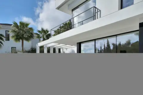 Chalet en Urbanización El Herrojo