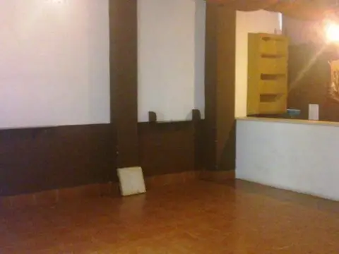 Local comercial en calle de Dionisio Alcalá Galiano