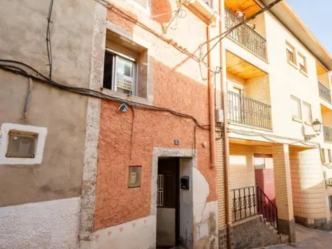 Casa adosada en calle Fernando 'El Católico'