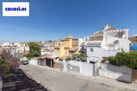 Casa adosada en Avenida de la Libertad, 6