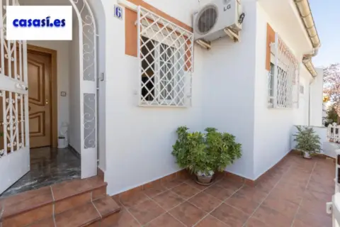 Casa adosada en Avenida de la Libertad, 6