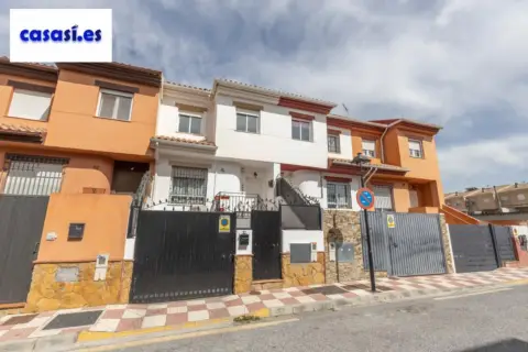 Casa adosada en calle de Juan de La Cierva, nº 45