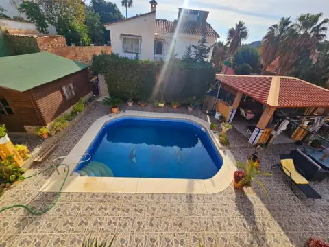 Chalet en Avenida de la Yedra