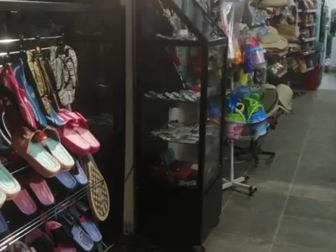 Local comercial en Avenida de Antonio Machado