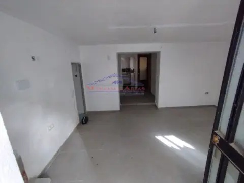 Casa adosada en calle de la Alegría