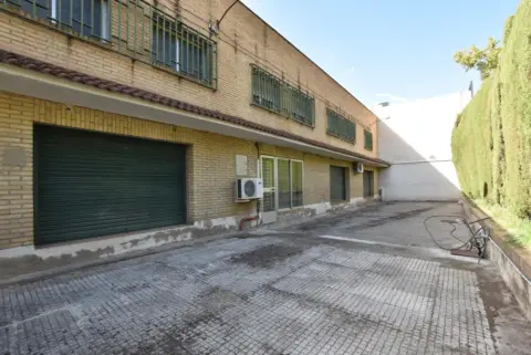 Nave industrial en calle de Beethoven