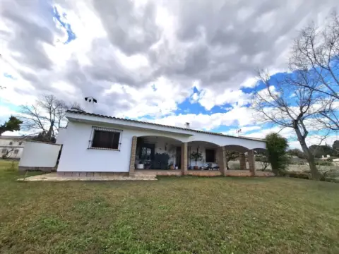 Chalet en El Pilar - Santa Ana